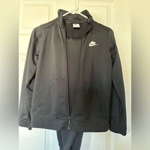 Boys size M Nike sweatsuit